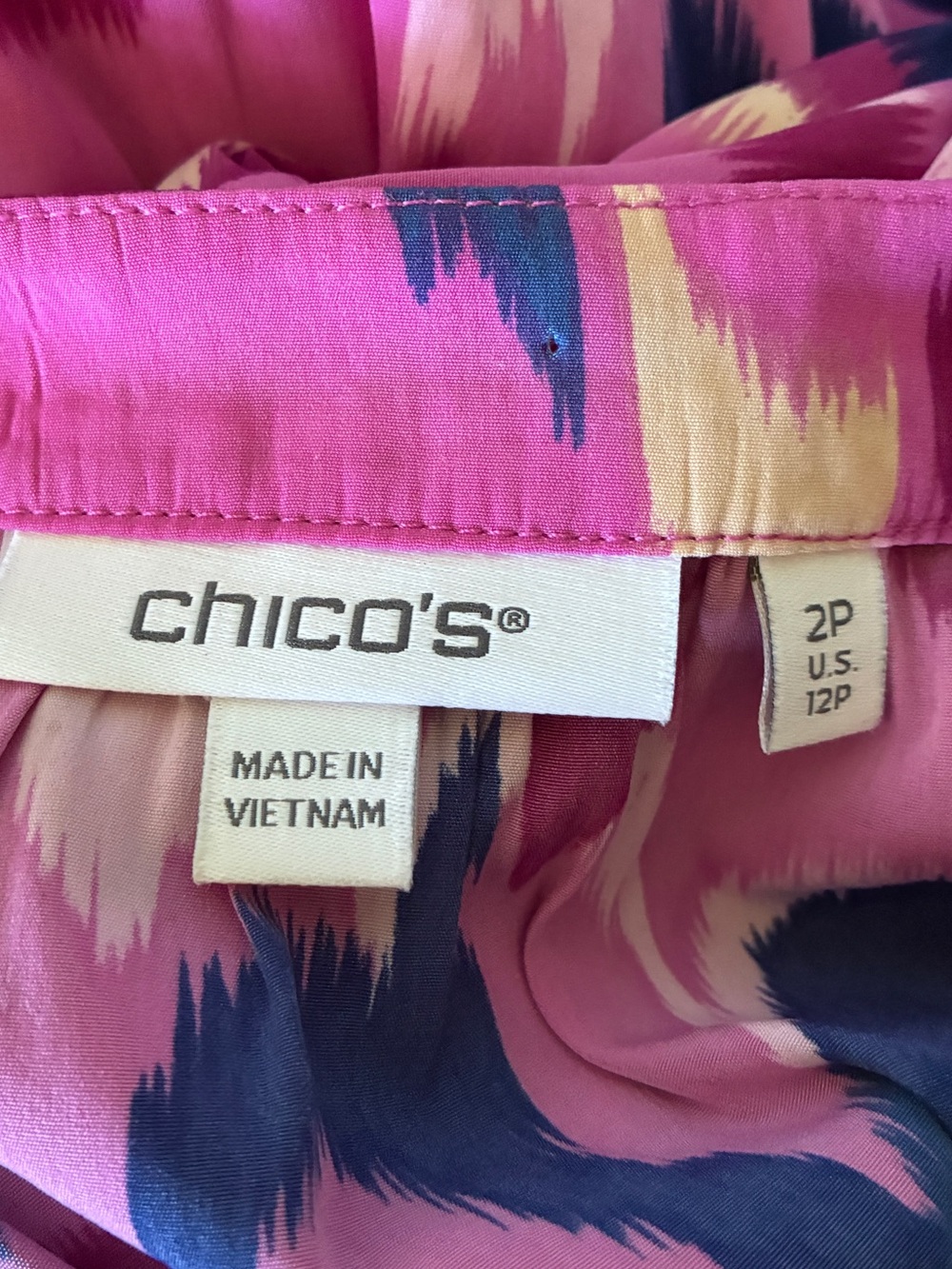 Chico's Fuchsia Pink Navy Ikat Resortwear Beach Tiered V-Neck Maxi Dress Sz 2P - Picture 12 of 12